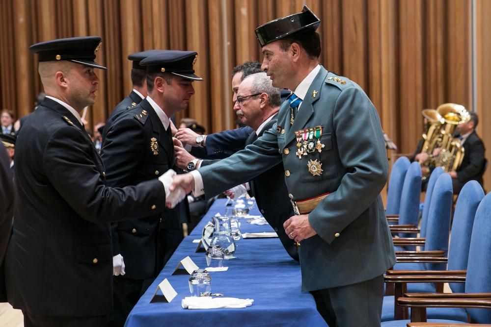 Entrega de medallas a Los Santos Ángeles Custodios en Oviedo