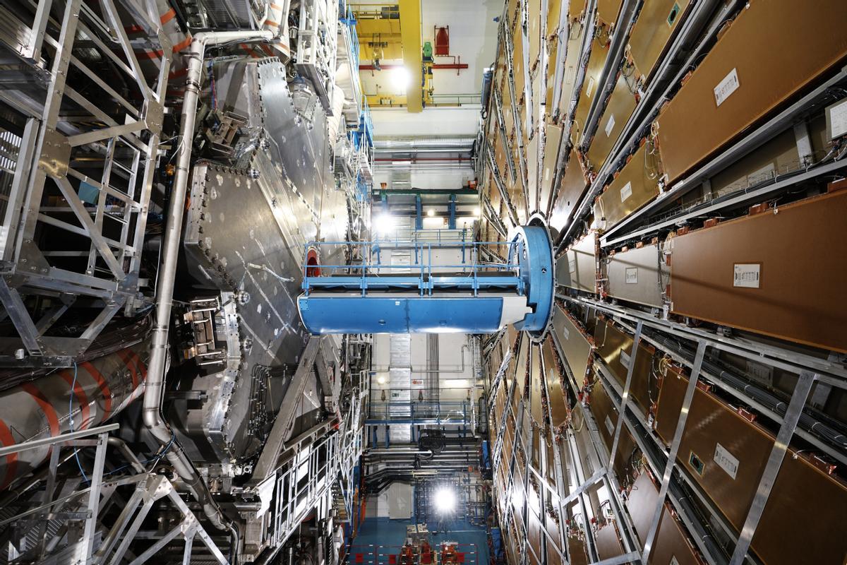 El experimento ATLAS en el CERN. El experimento ATLAS en el CERN.