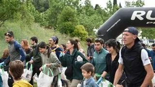 Sant Joan recull 400 quilos de deixalles de la falda de Collbaix en una cursa ambiental