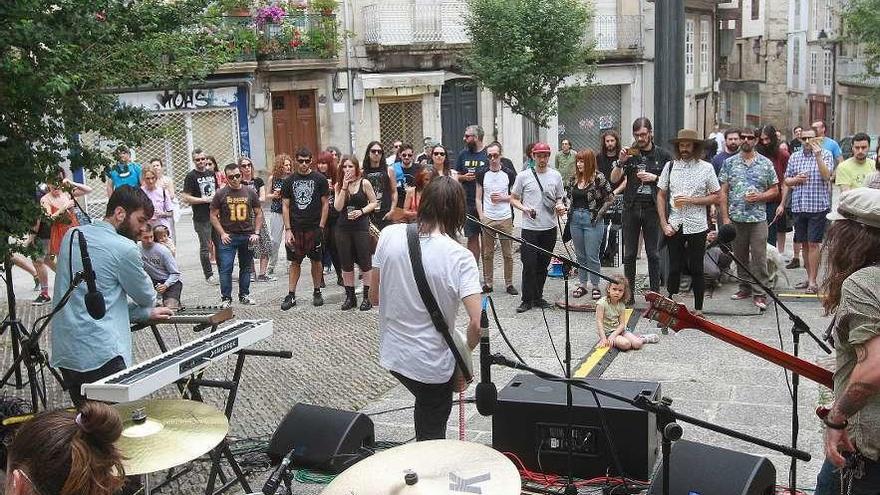 Concierto organizado por EsCuA a principios de verano en la plaza de la Herrería. // Iñaki Osorio