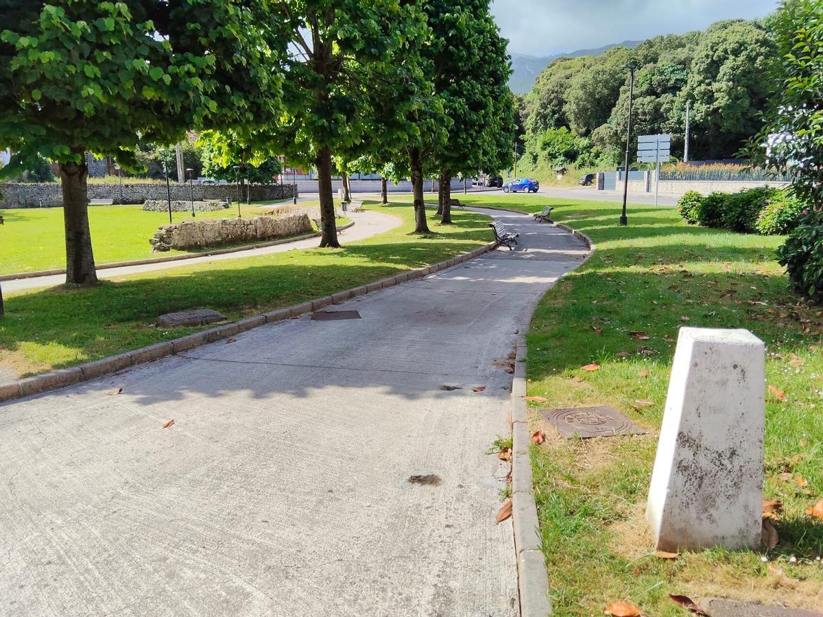 Llanes pone a punto todos los parques infantiles y las áreas recreativas del concejo