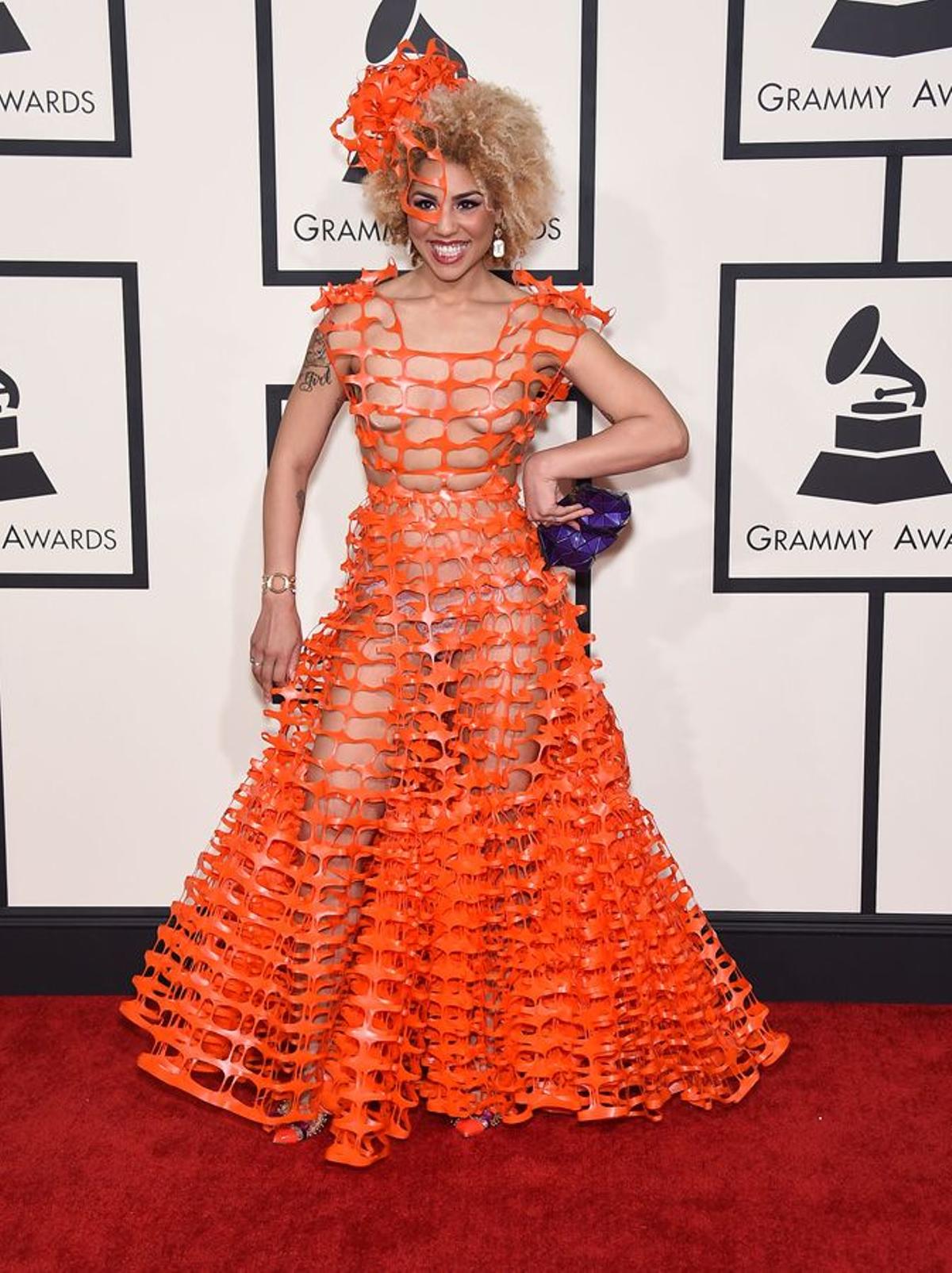 Las peor vestidas de los Grammy: Joy Villa