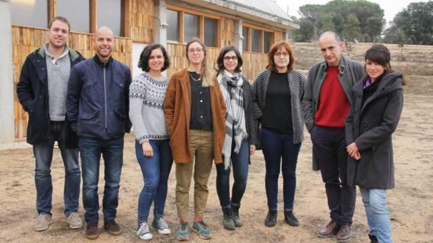 Lluci Juan desarrolla en un «mas» de Catalunya un trabajo sobre mujeres