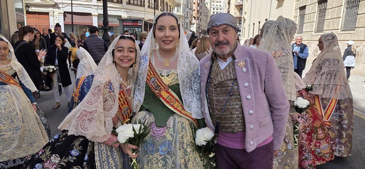 Las comisiones de falla en la Ofrenda a San Vicente Ferrer (2/6)