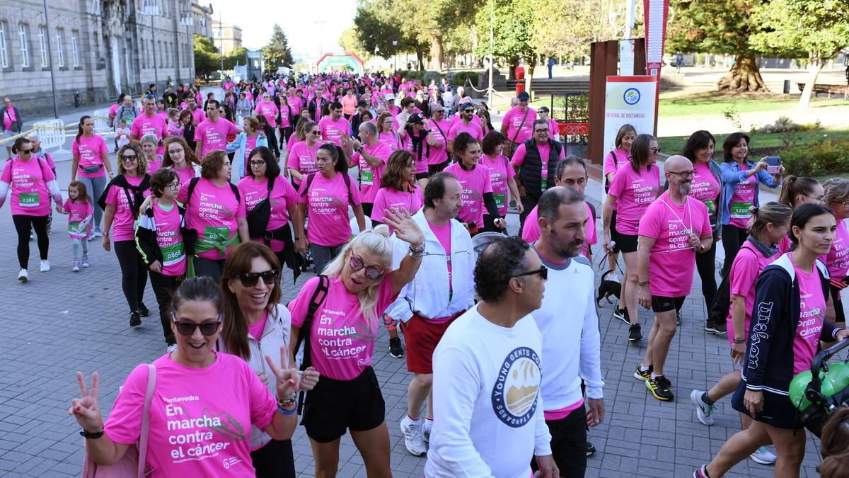 La &quot;andaina&quot; fue la cita más concurrida de la jornada, con cientos de caminantes.