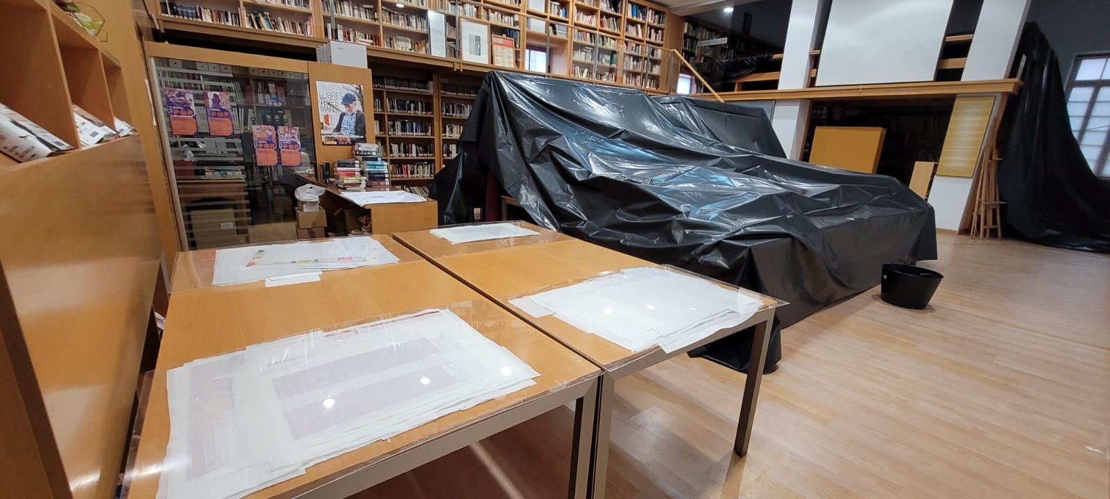 Las lluvias causan filtraciones y goteras en la biblioteca pública de Aielo de Malferit