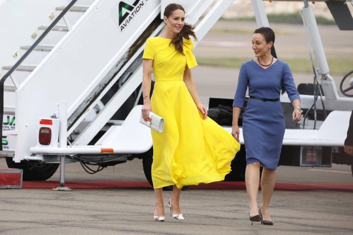 Kate Middleton con vestido amarillo de Roksanda