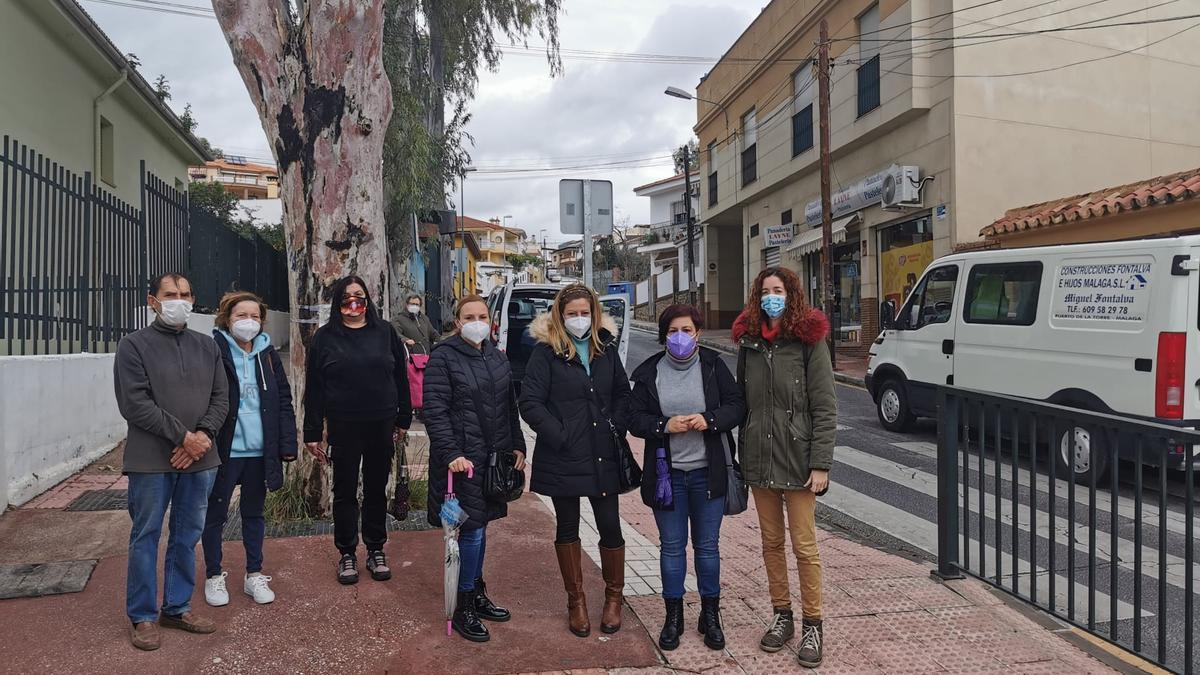 Macías, junto a los padres y madres de los alumnos.