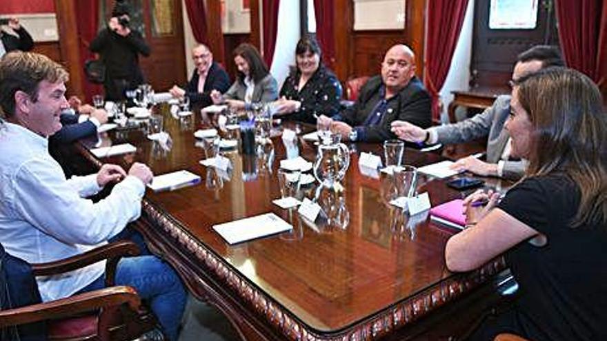 Reunión de los alcaldes de A Coruña y el Consorcio, el mes pasado, en el palacio municipal de María Pita.