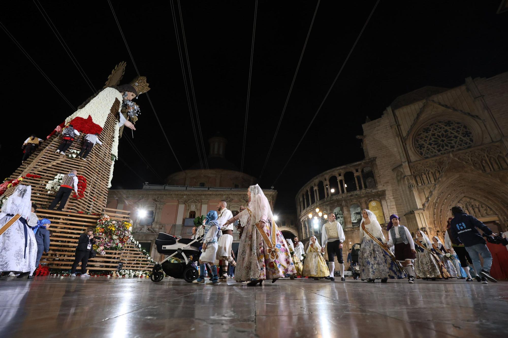 Búscate en el primer día de la Ofrenda en la calle San Vicente entre las 21 y las 22 horas