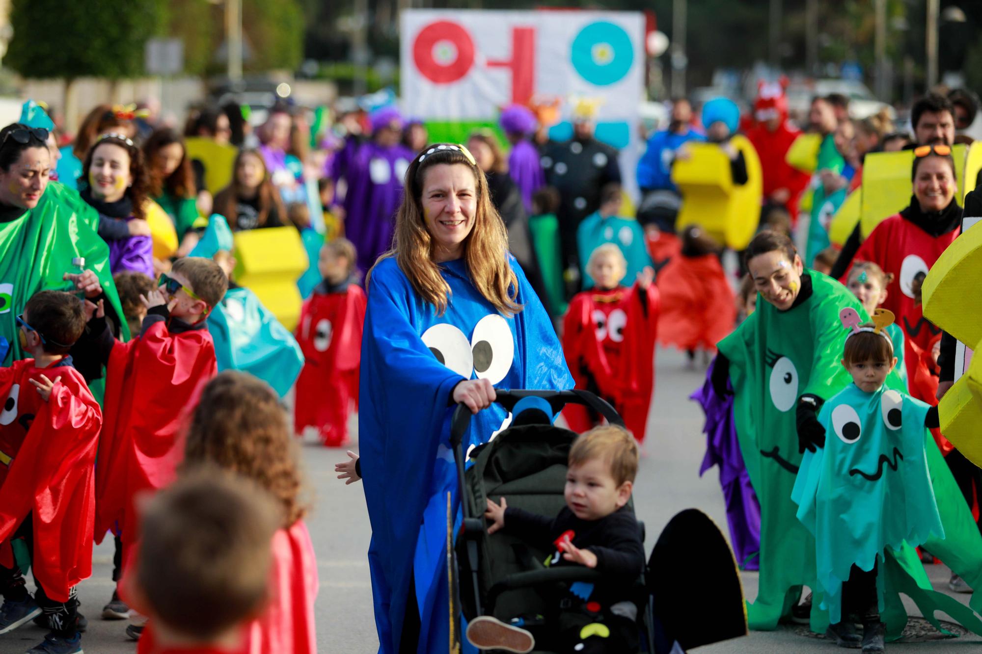 Todas las imágenes de la rúa de carnaval 2023 en Santa Eulària