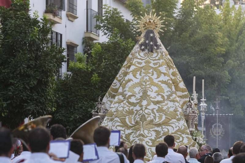 Las imágenes de las salidas de la virgen del Carmen.