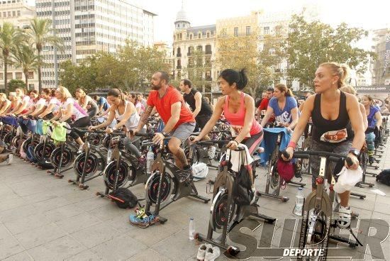 Búscate en la galería de la jornada contra el cáncer en Valencia