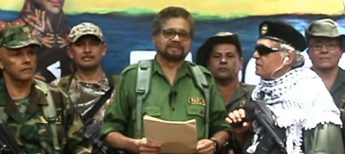 Iván Márquez, junto a otros disidentes del acuerdo de paz en Colombia.