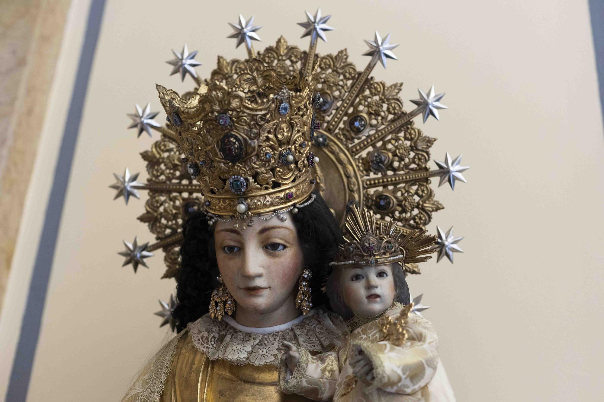 La Virgen de los Desamparados en el Ayuntamiento