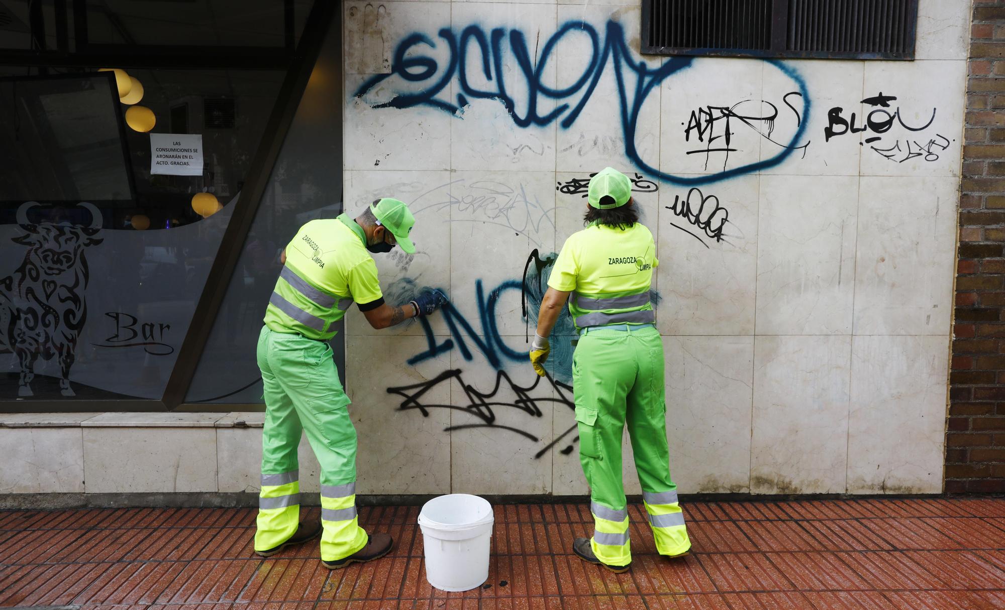 Limpieza de pintadas en Zaragoza