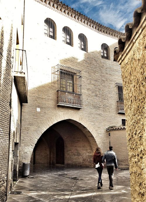Arco y Casa del Deán de Zaragoza