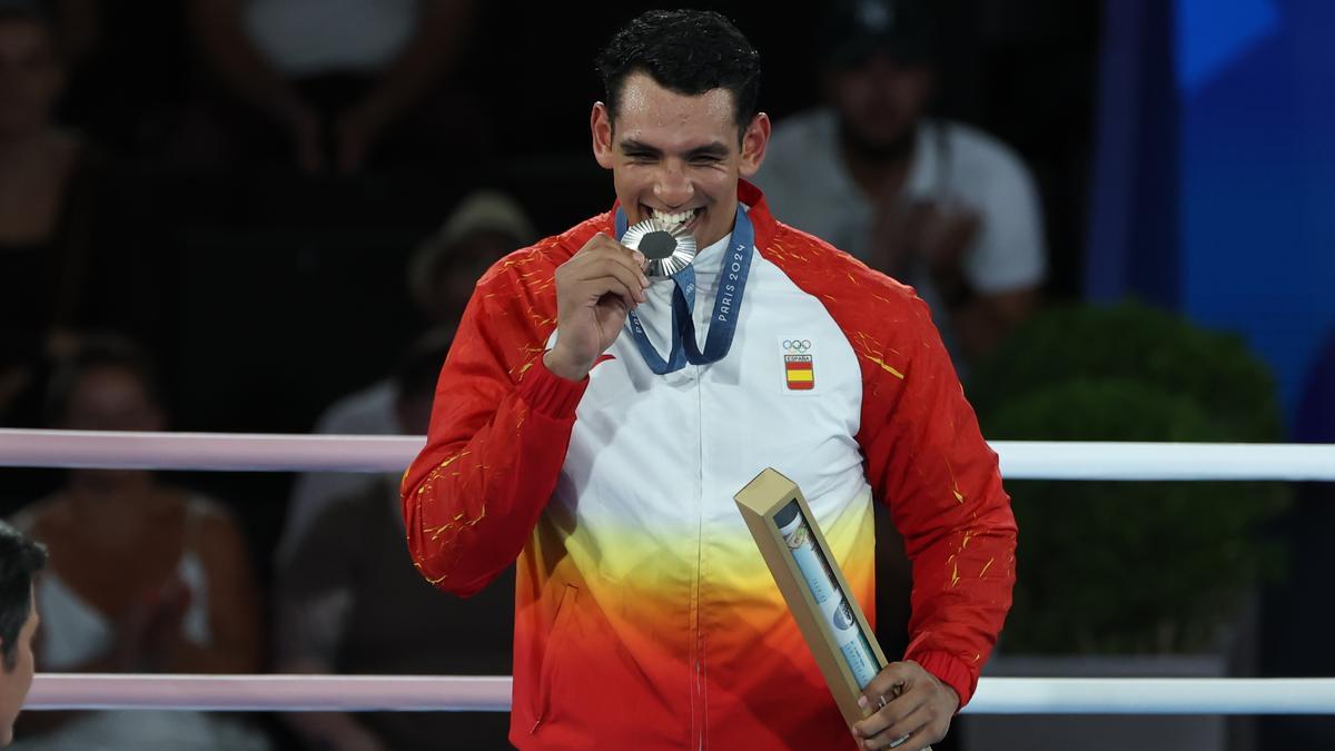 Ayoub Ghadfa en la ceremonia de entrega de medallas.