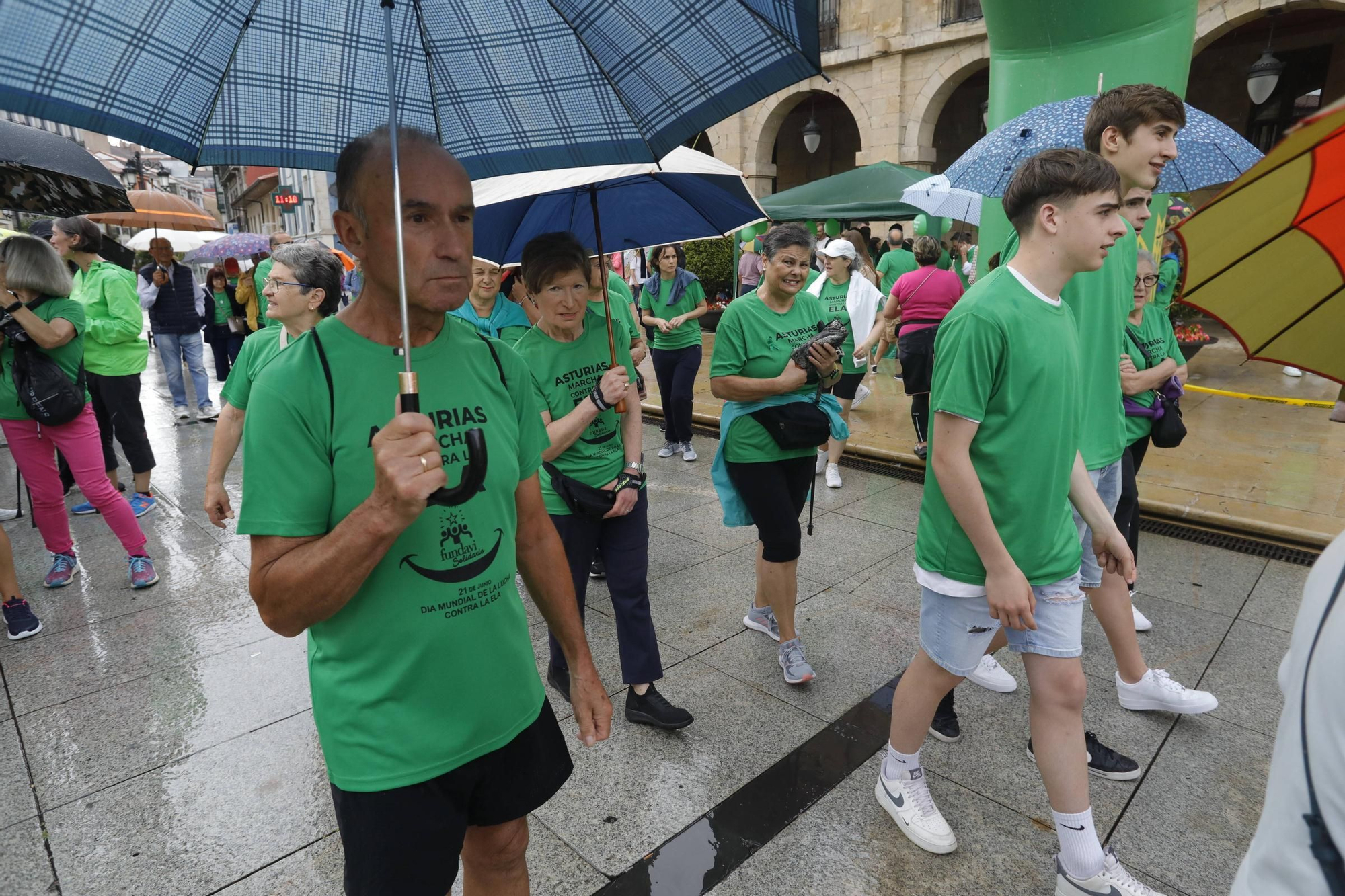 EN IMÁGENES: la Marcha contra el ELA en Avilés