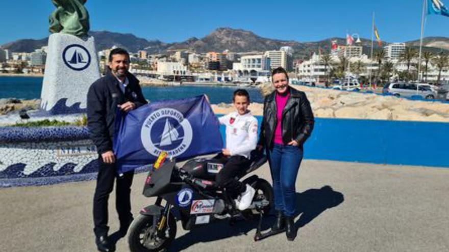 Ares Aragón presenta su moto.