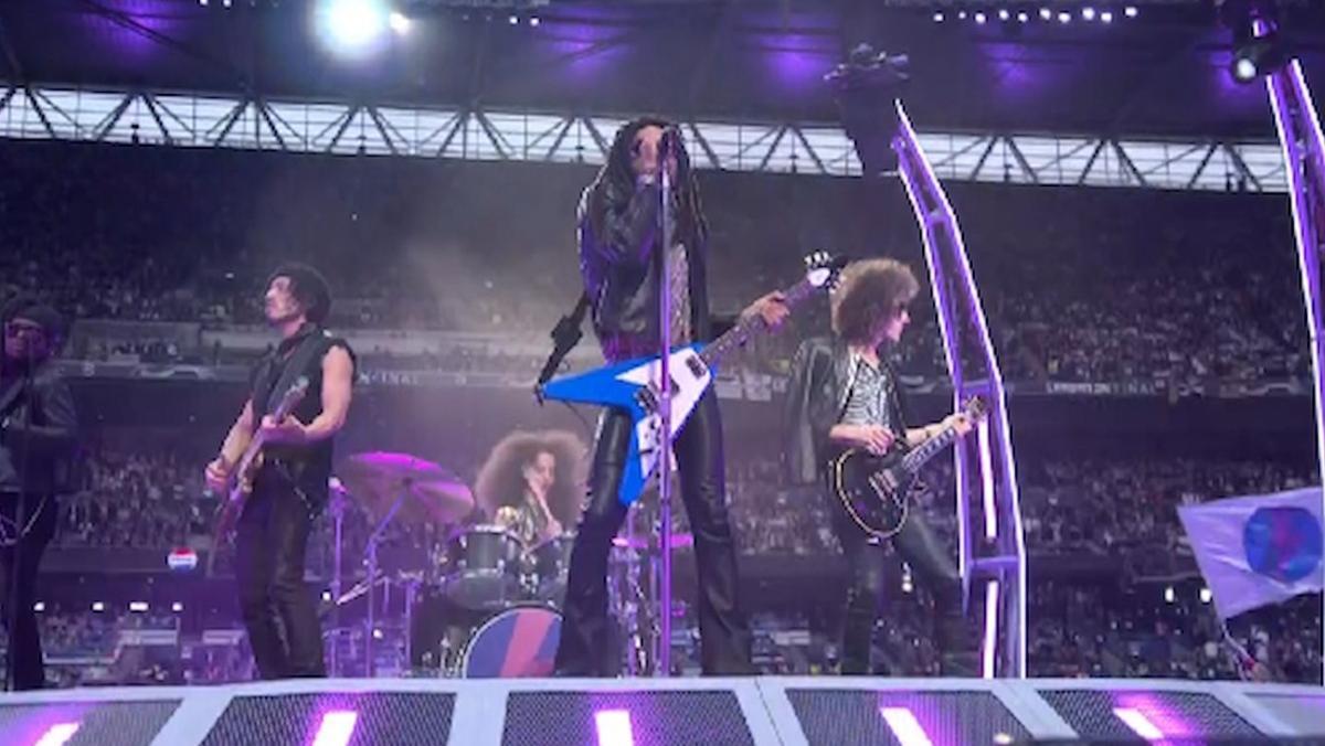 Lenny Kravitz actuó antes de la final entre Real Madrid y Borussia Dortmund