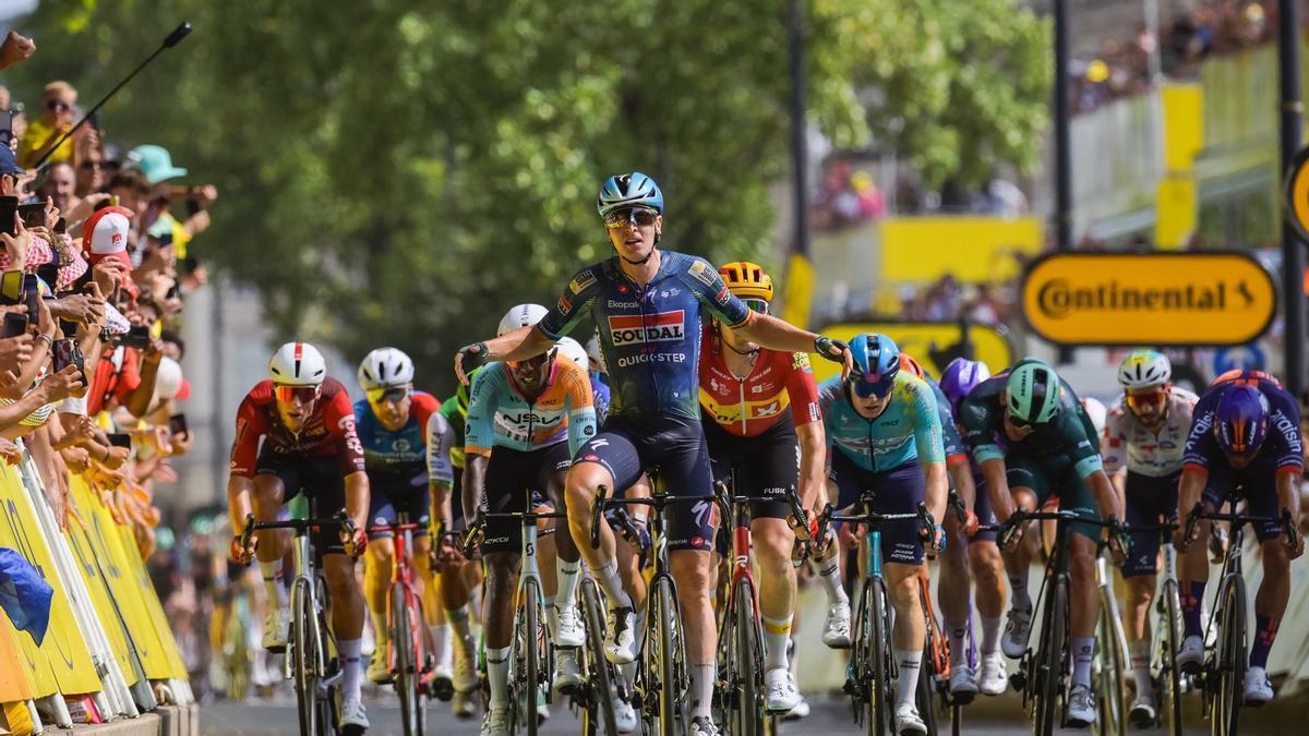 Merlier se llevó el triunfo en un esprint final muy igualado
