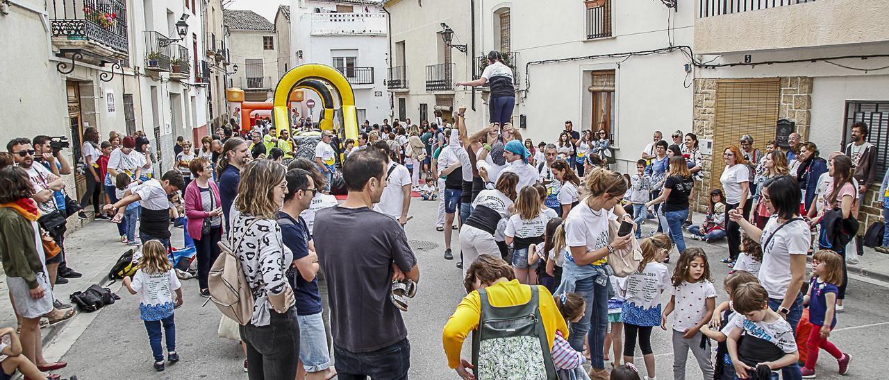 Anterior Trobada d&#039;Escoles en Valencià de l&#039;Alcoià i el Comtat, celebrada en Benilloba en 2019.