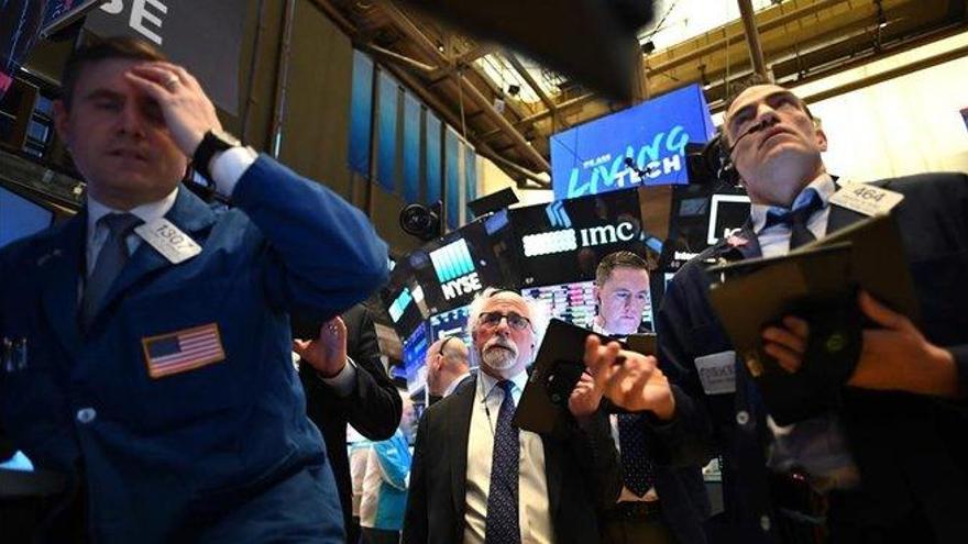 Wall Street reacciona con optimismo a la promesa de un tratamiento contra el covid-19