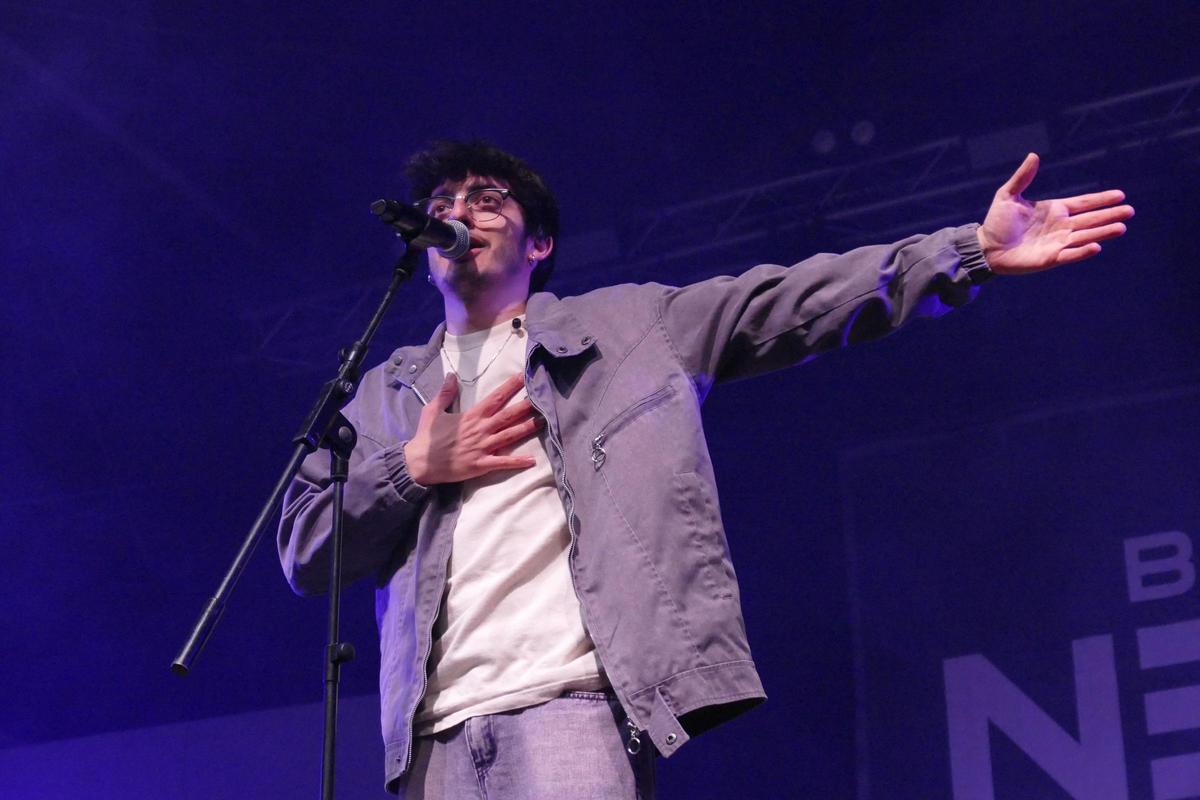 EN IMATGES | La Banda Neon i Dj Ruben Rider van animar la segona nit del Rampell