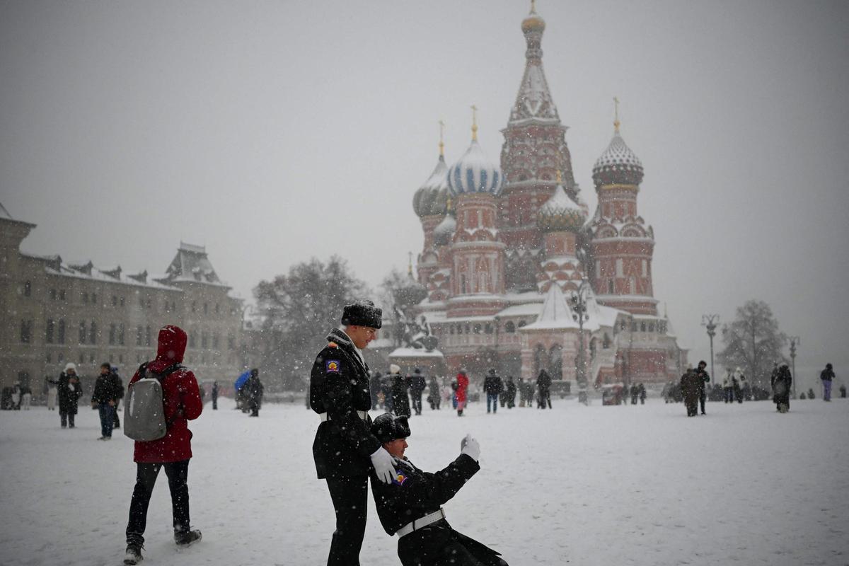 Moscú vive la mayor nevada en 150 años