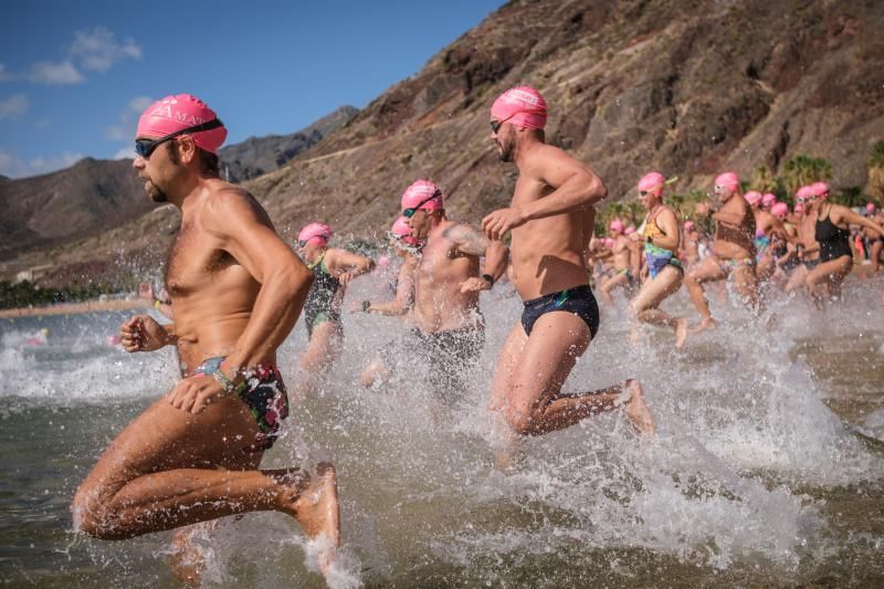 IX Travesía a nado solidaria