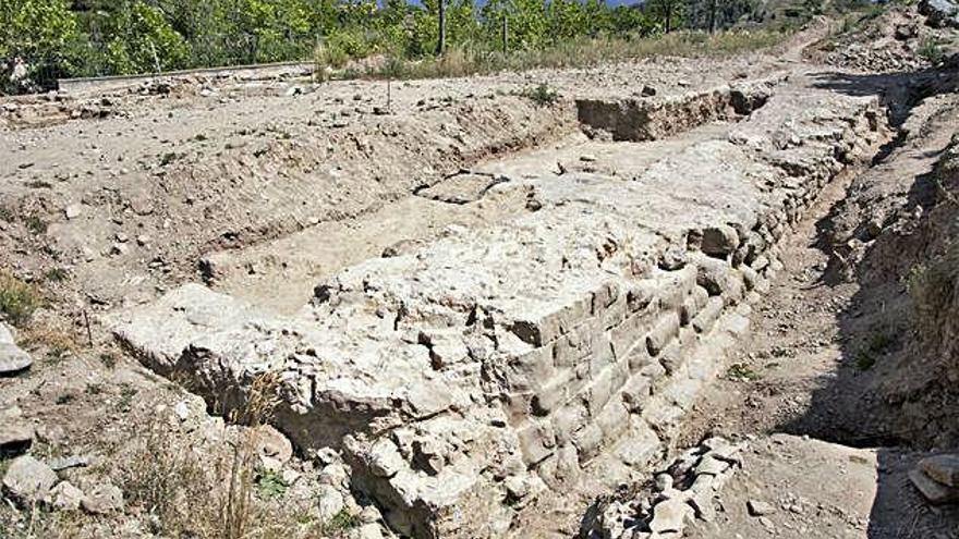 La paret sud de l&#039;antiga església parroquial de Santa Eulàlia, el 80% de la qual s&#039;ha descobert enguany