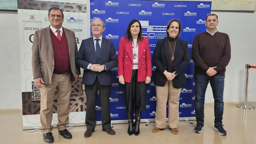 El SAE preselecciona 300 candidatos para Obramat en el centro comercial de la Torrecilla