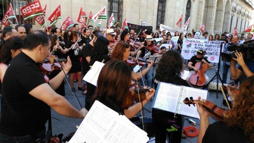 Padres de alumnos de conservatorios apoyan la huelga del profesorado