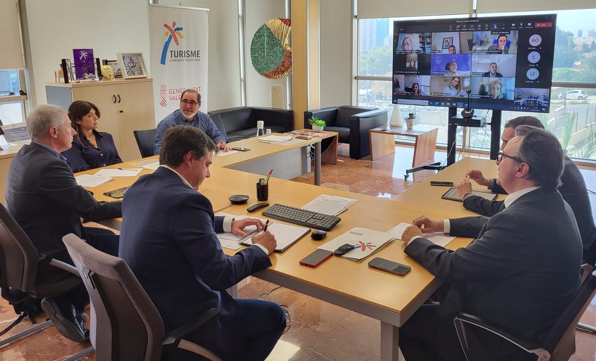 Imagen de la reunión constitutiva de la Mesa de Turismo Residencial de la Comunidad Valenciana.