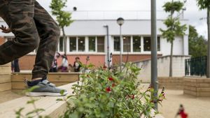 Més verd, més ombres i més jocs coeducatius i diversos als patis de les escoles