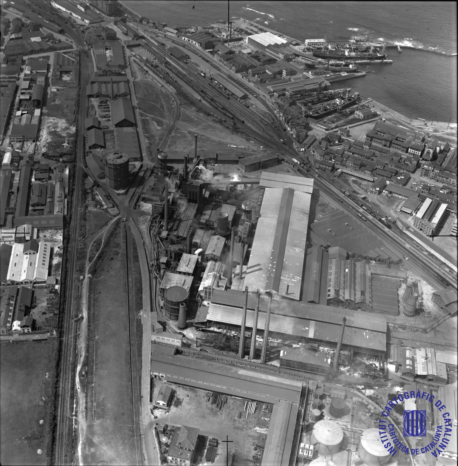 Un vuelo al pasado: así era Asturias, desde el aire, en 1962