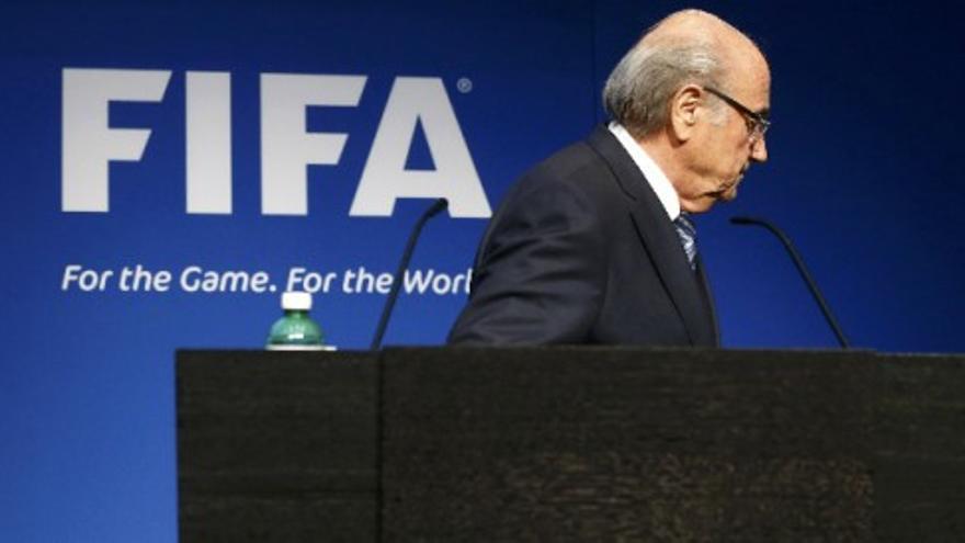 Blatter dimite como presidente de la FIFA