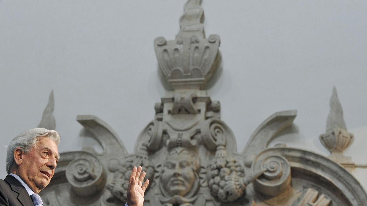 Vargas Llosa, en 2010, en San Miguel de los Reyes, en València.