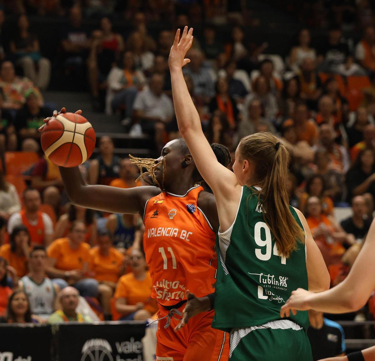 Parido de Euroleauge Women entre el Valencia Basket y el AZS UMCS Lublin