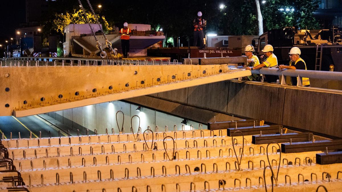 La ronda de Dalt inicia dos semanas de cortes nocturnos para colocar el techo de un nuevo tramo cubierto en Vall d’Hebron