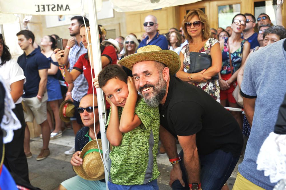 La última mascletà de las fiestas, a cargo de la Pirotecnia Ferrández, deja un gran sabor de boca.