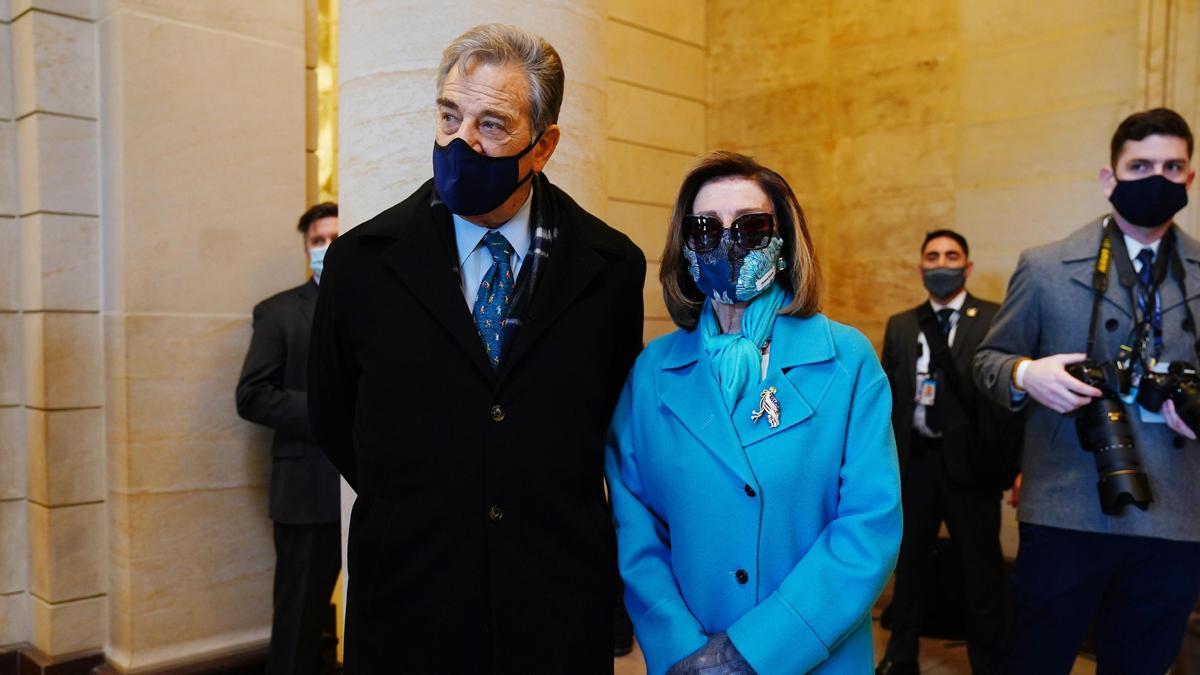 La presidenta de la Cámara de Representantes de EEUU, Nancy Pelosi, junto a su marido, Paul Pelosi.