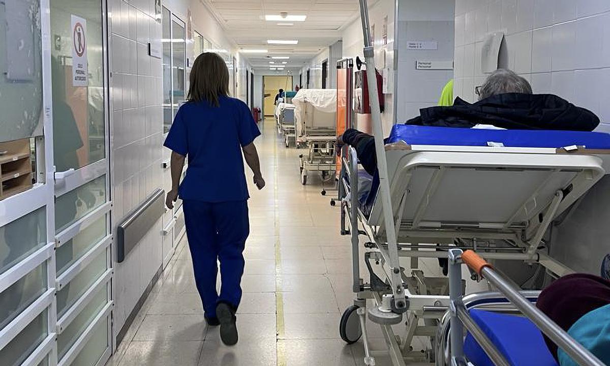 Camas en los pasillos en el Hospital de La Vila en una imagen del invierno