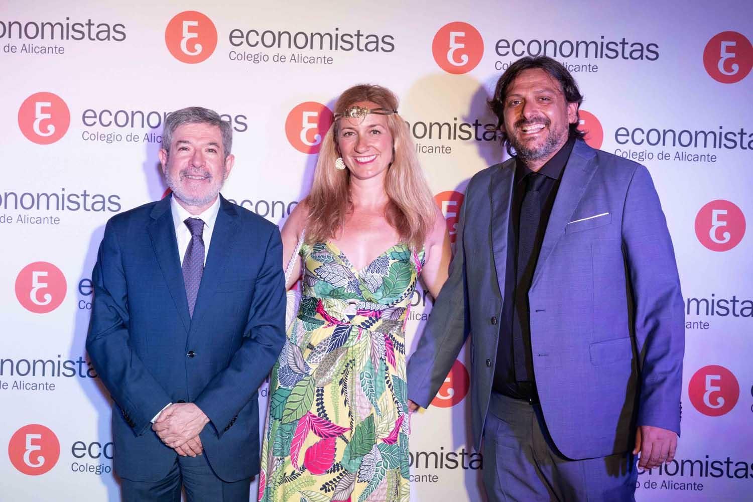 Los Economistas de Alicante celebran su cena anual en honor a su patrón