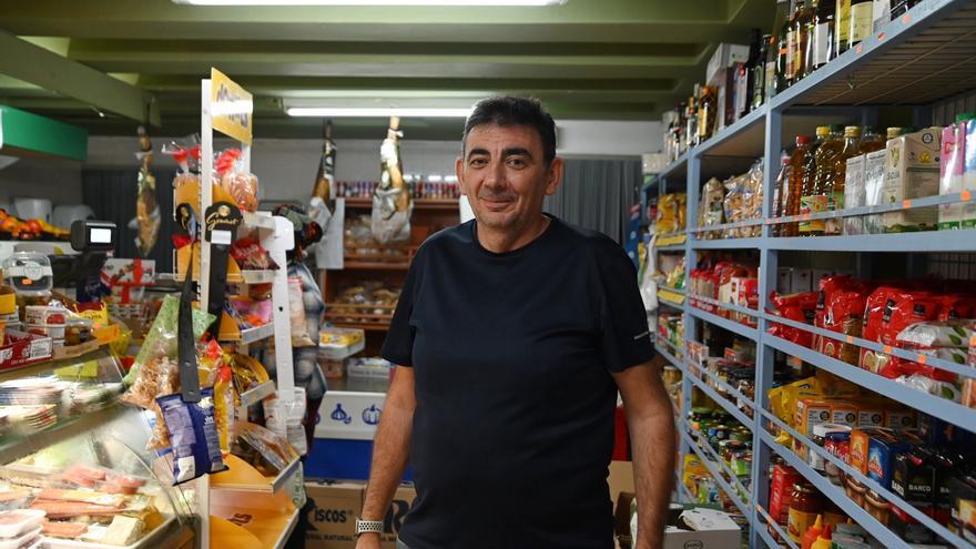 El dueño de la tienda asaltada en Badajoz: «Saqué un cuchillo y les dije: esto sí es un arma, fuera de mi tienda»