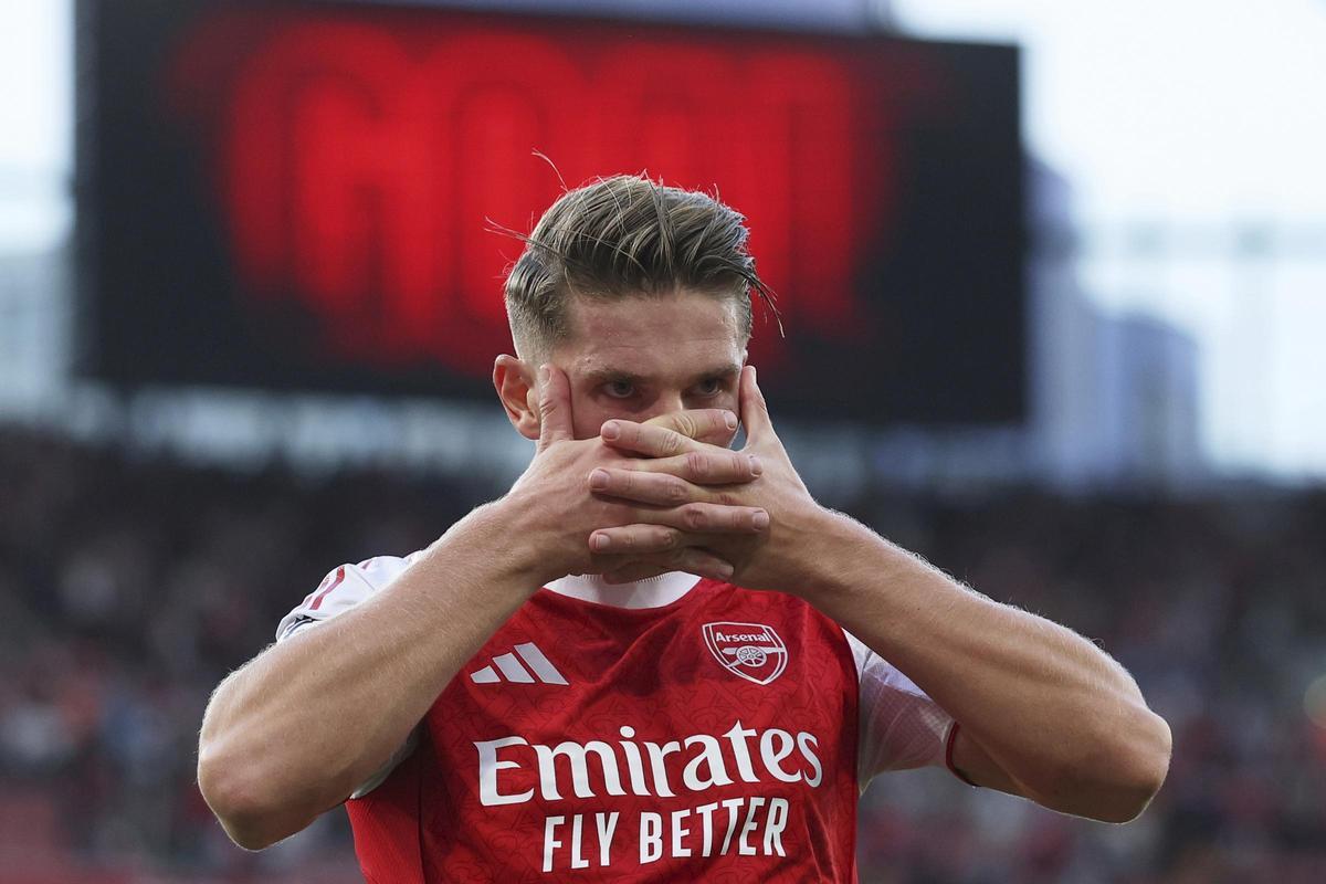 Viktor Gyökeres celebra su gol con el Arsenal ante el Leeds