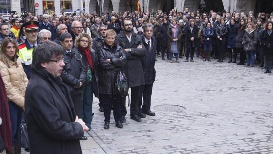 Girona &quot;emmudeix&quot; en senyal de dol