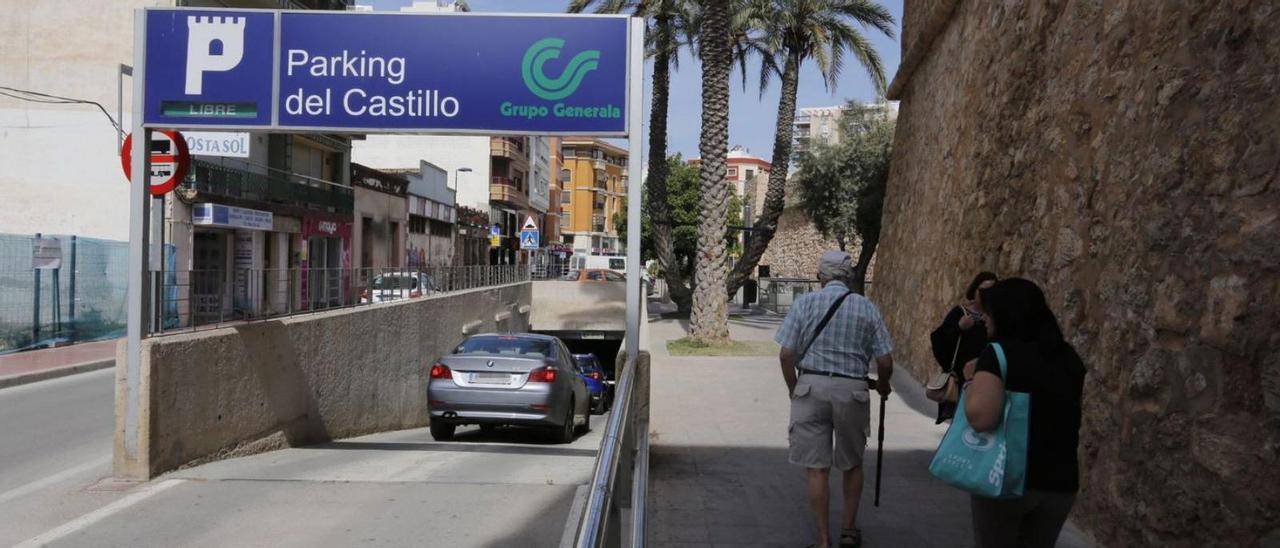 Entrada del parking subterráneo de Santa Pola, en imagen de archivo.  | INFORMACIÓN