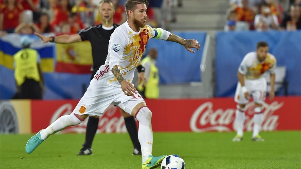 rpaniagua34400253 spain s defender sergio ramos attempts a penalty d160621223838